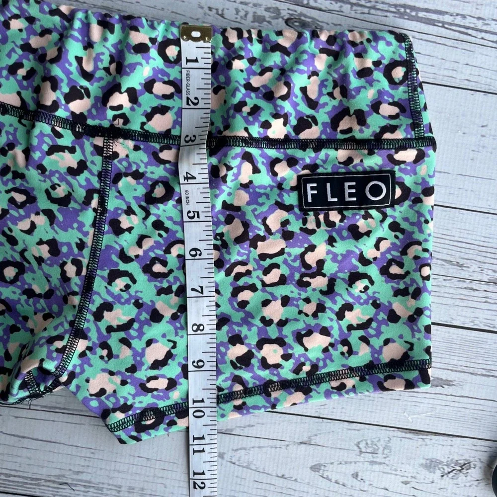 FLEO‎ Womens Large Leopard Print Athletic Booty Shorts CrossFit Gym Yoga Fitness